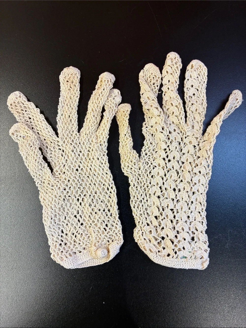 Handmade Crochet french pattern Lace Women's Gloves in Cream made in lebanon